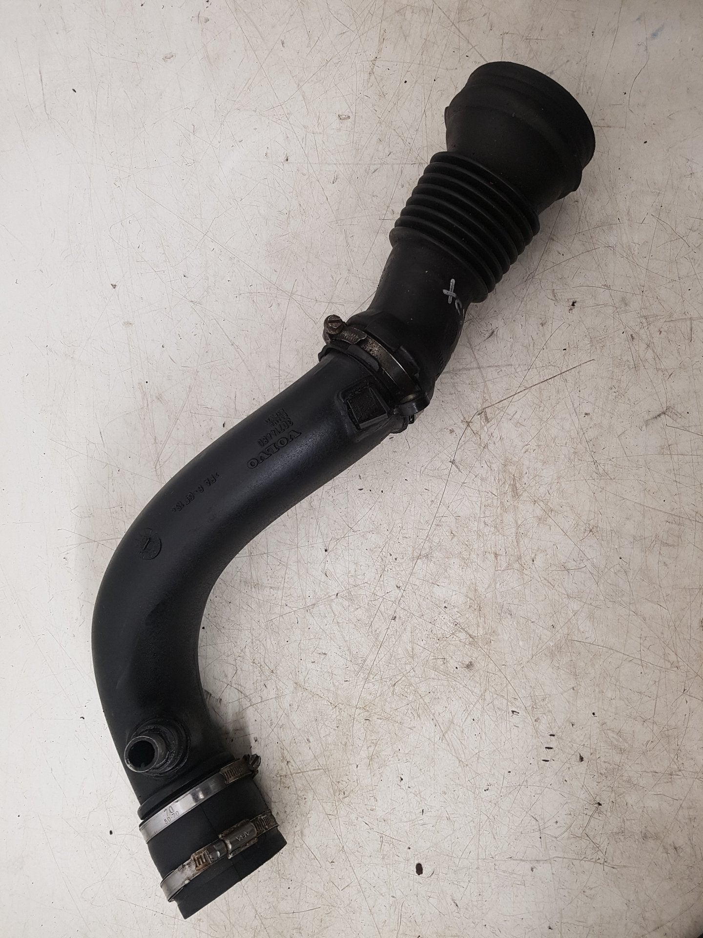 2015 - 2020 Volvo V40  Hatchback INTAKE PIPE 30714480