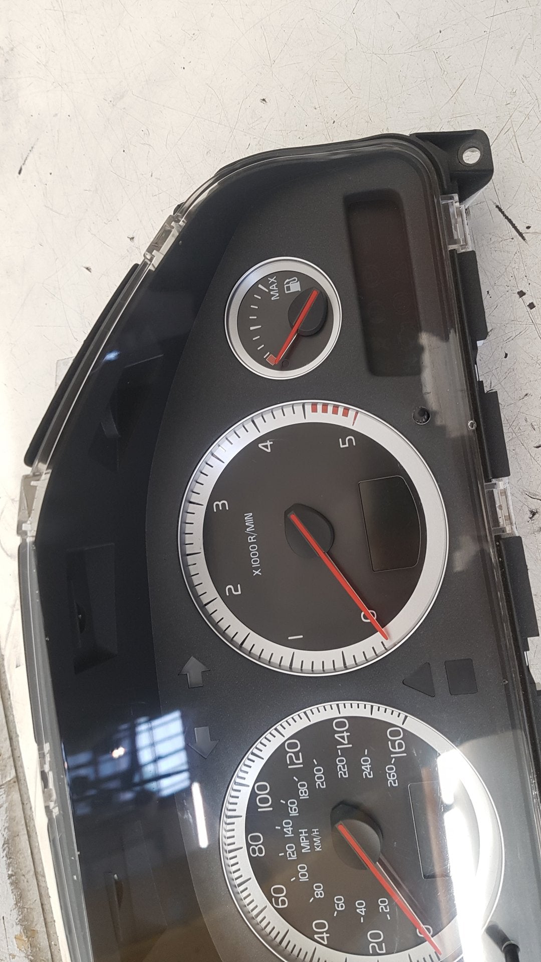 2006 - 2014 Volvo XC90 I 275 SUV Instrument Cluster 31296343