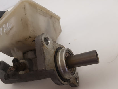 2005 - 2008 Volvo V70  Estate Brake Master Cylinder 8646008