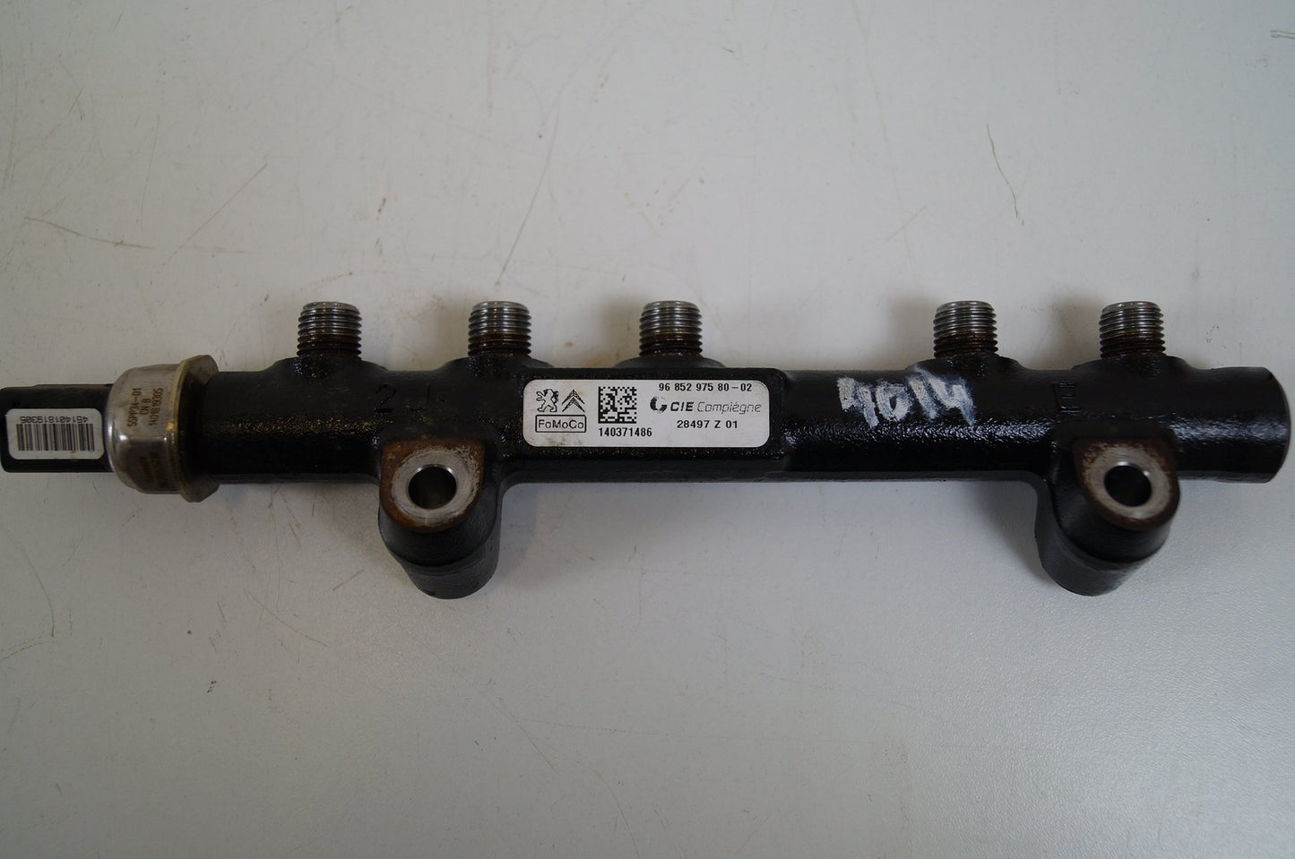 2012 - 2021 Volvo V40  Hatchback Injection Rail 968529758002
