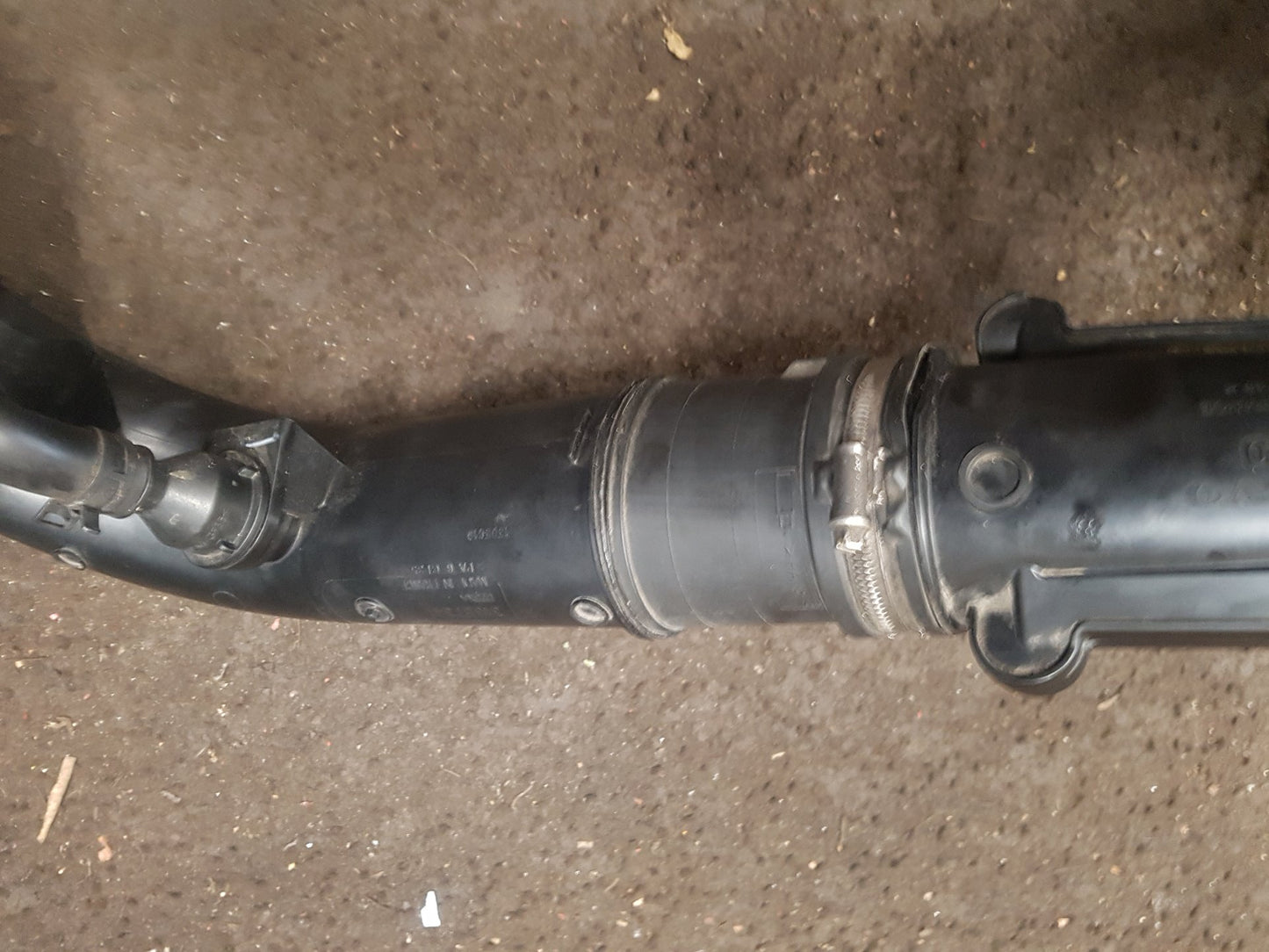 2017 - 2026 Volvo V60 II 225 Estate AIR INTAKE RESONATOR PIPE 31657341