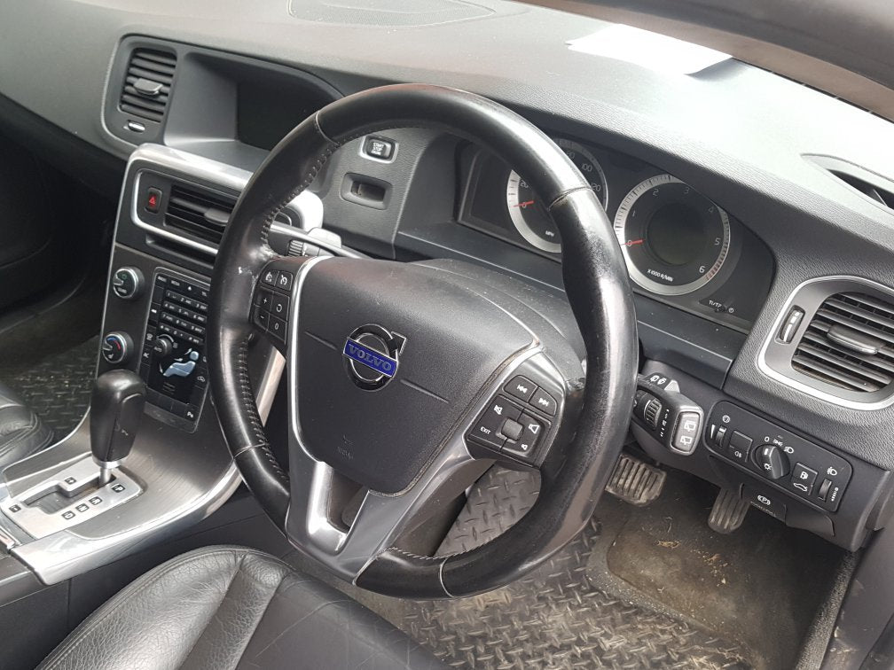 2010 - 2014 Volvo V60  Estate Steering Wheel 31390471