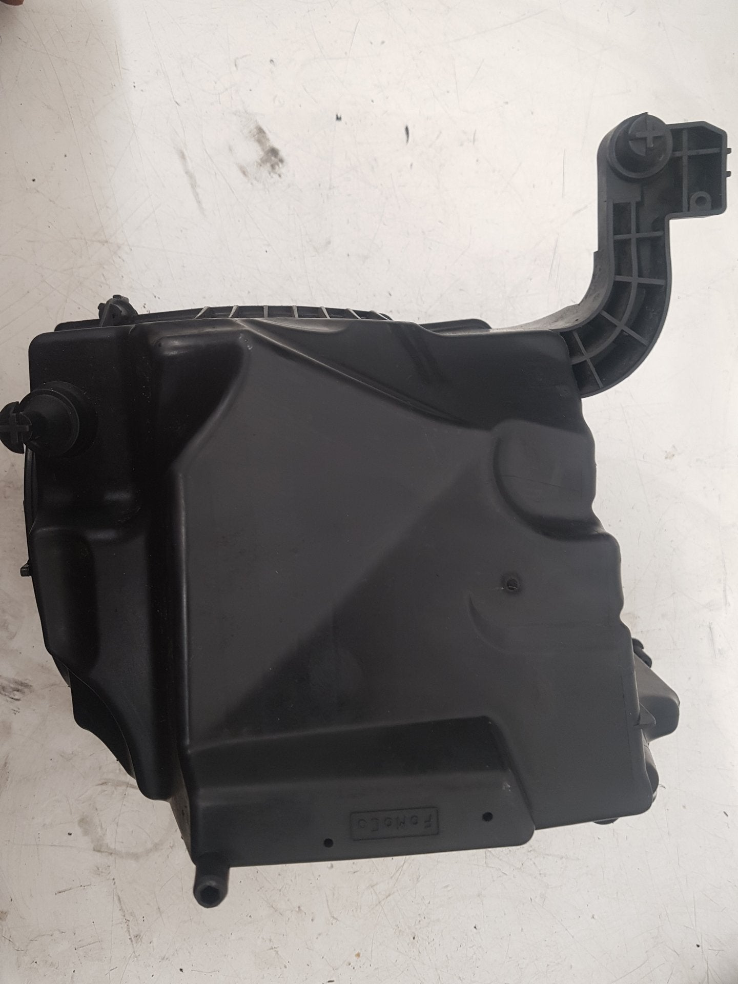 2006 - 2012 Volvo C30  Hatchback Air Filter Box 7689550204