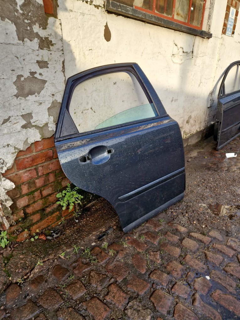 2004 - 2010 Volvo S40  Saloon DOOR - BARE (REAR DRIVER SIDE) 31335462