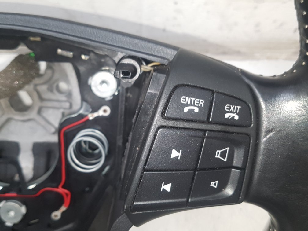 2009 - 2015 Volvo XC60  Estate Steering Wheel 30778843
