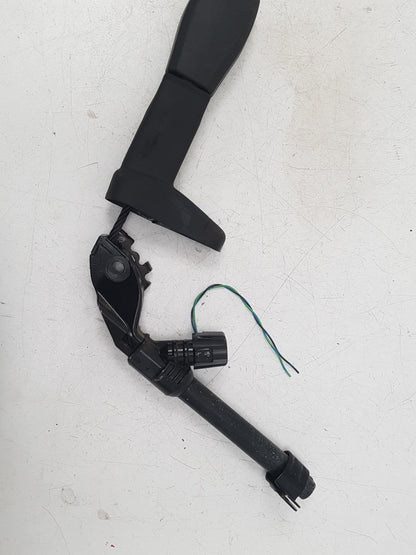 2004 - 2010 Volvo V50   Estate SEAT BELT PRETENSIONER (DRIVER SIDE) 6031762