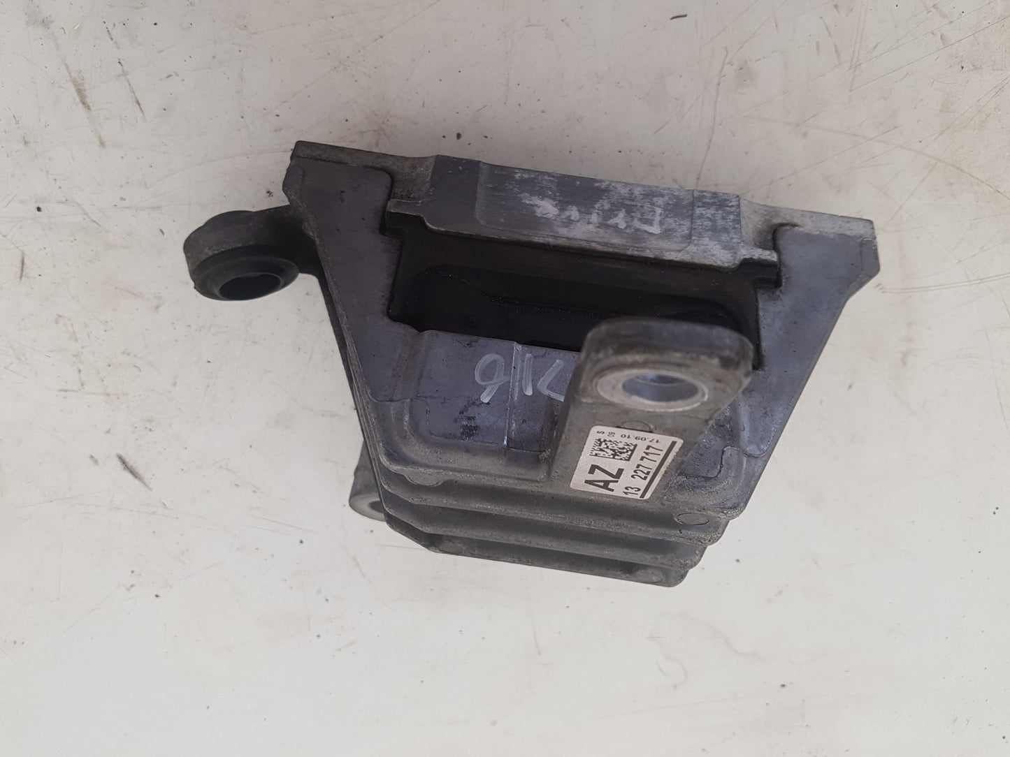 2010 Saab 95  Saloon Right Engine Mount 13227717