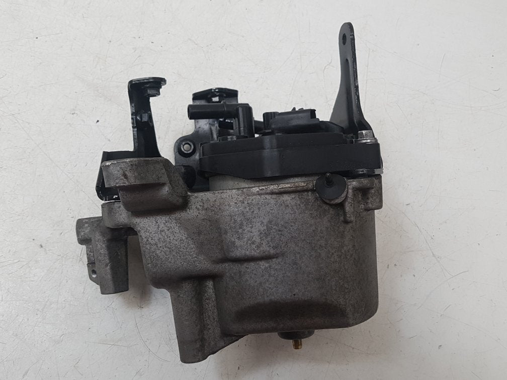 2015 Volvo S60  Saloon Fuel Filter Housing AV6Q9180CA
