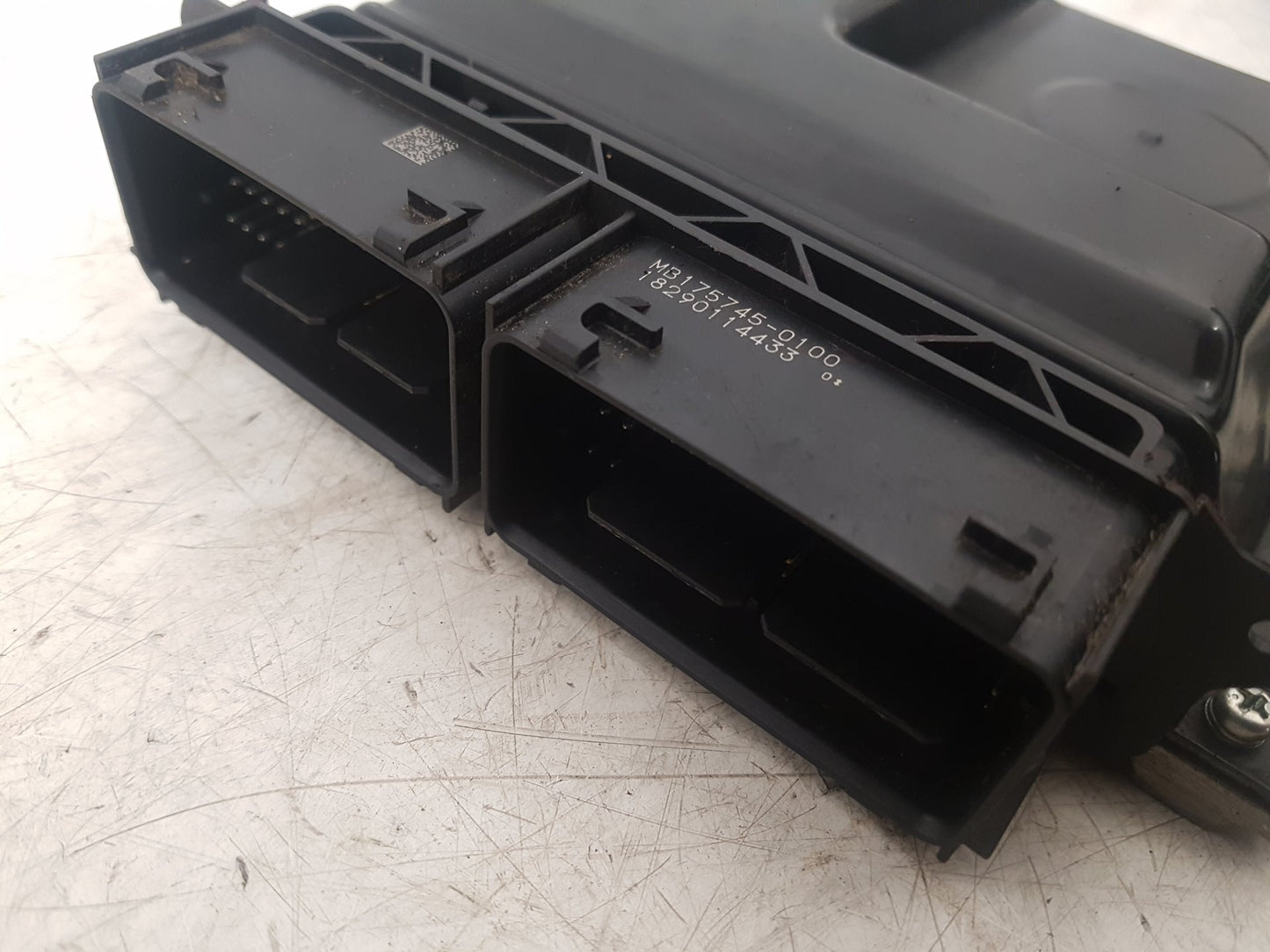 2017 - 2026 Volvo V60 II 225 Estate Engine ECU 32242005