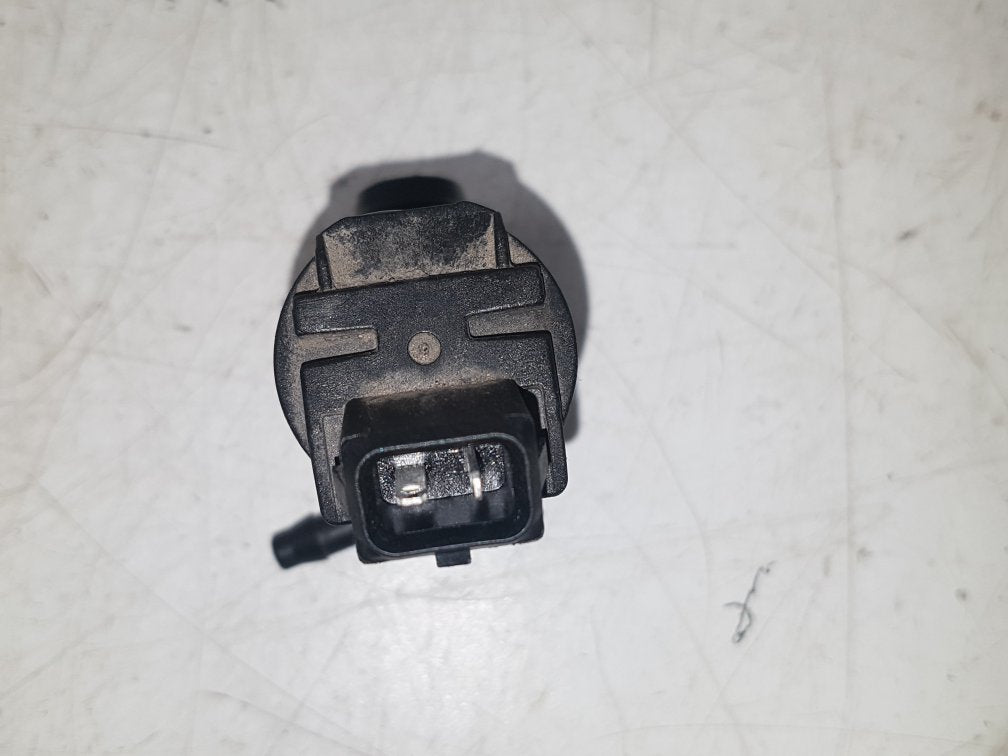2002 Saab 9-3  Convertible WASHER PUMP (WINDSCREEN) 60210-2970