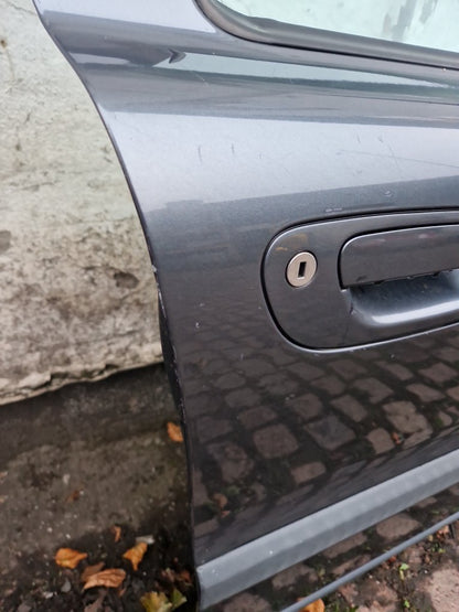 2000 - 2007 Volvo V70  Estate DOOR - BARE (FRONT DRIVER SIDE) 30796487