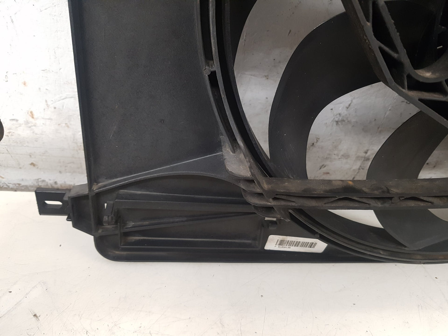 2008 - 2016 Volvo V70  Estate RADIATOR FAN & COWLING (A/C CAR) 31305135