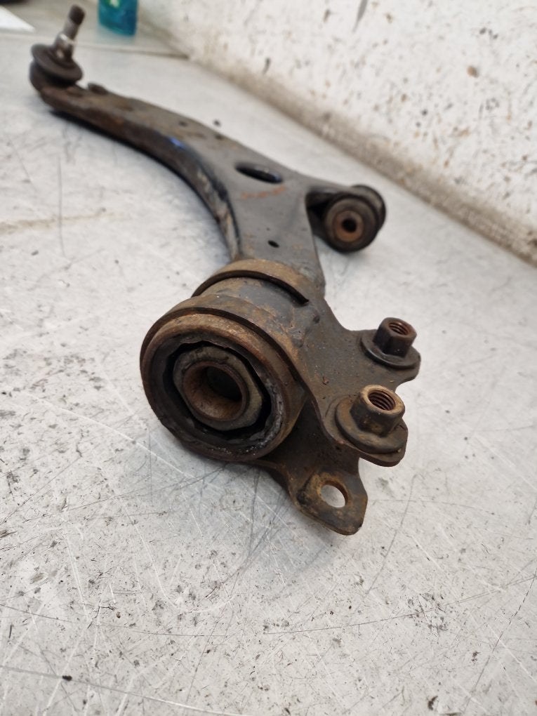 2008 - 2009 Volvo C70  Convertible WISHBONE (FRONT PASSENGER SIDE)
