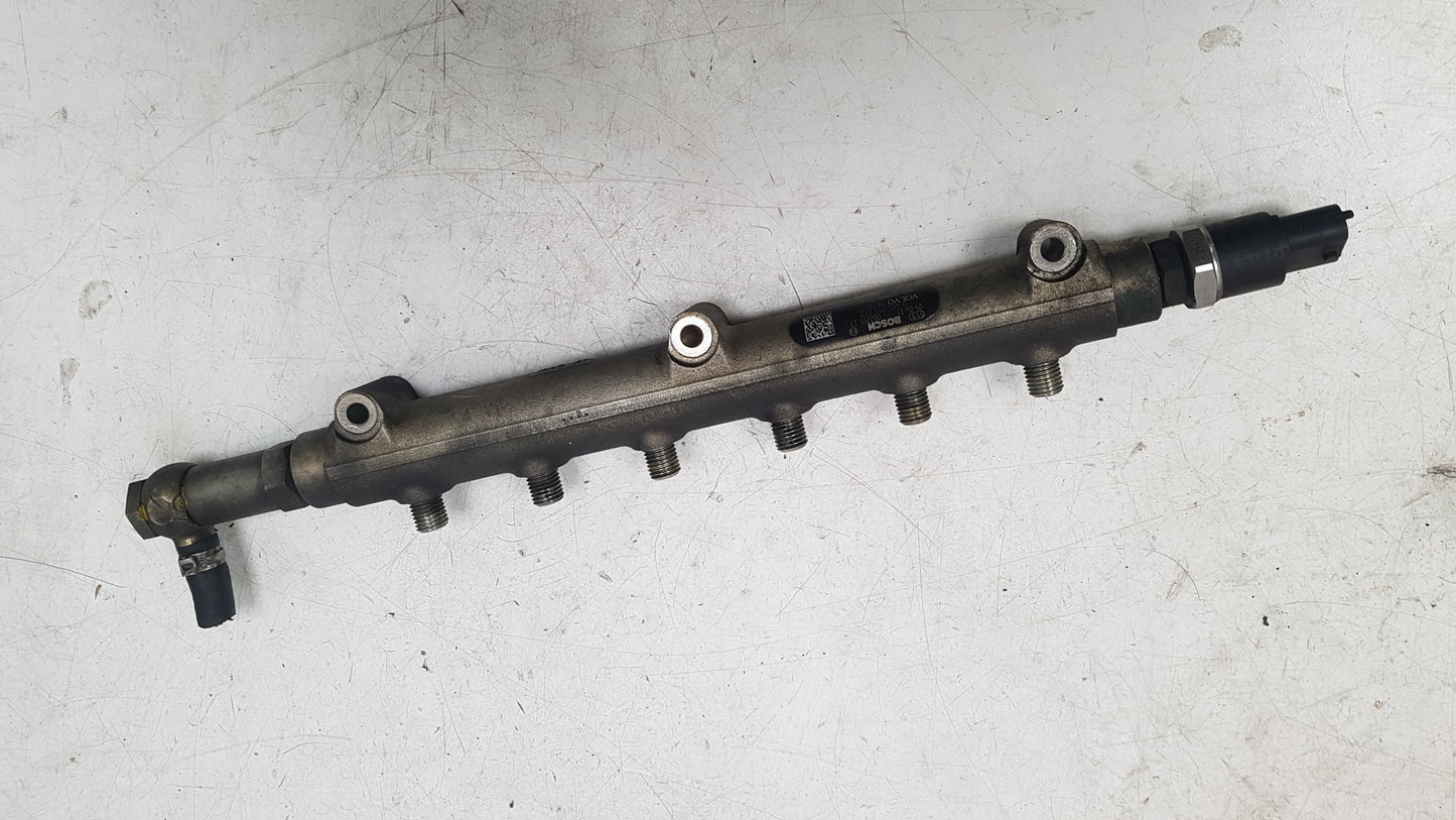 2005 Volvo V70  Estate Injection Rail 8658252