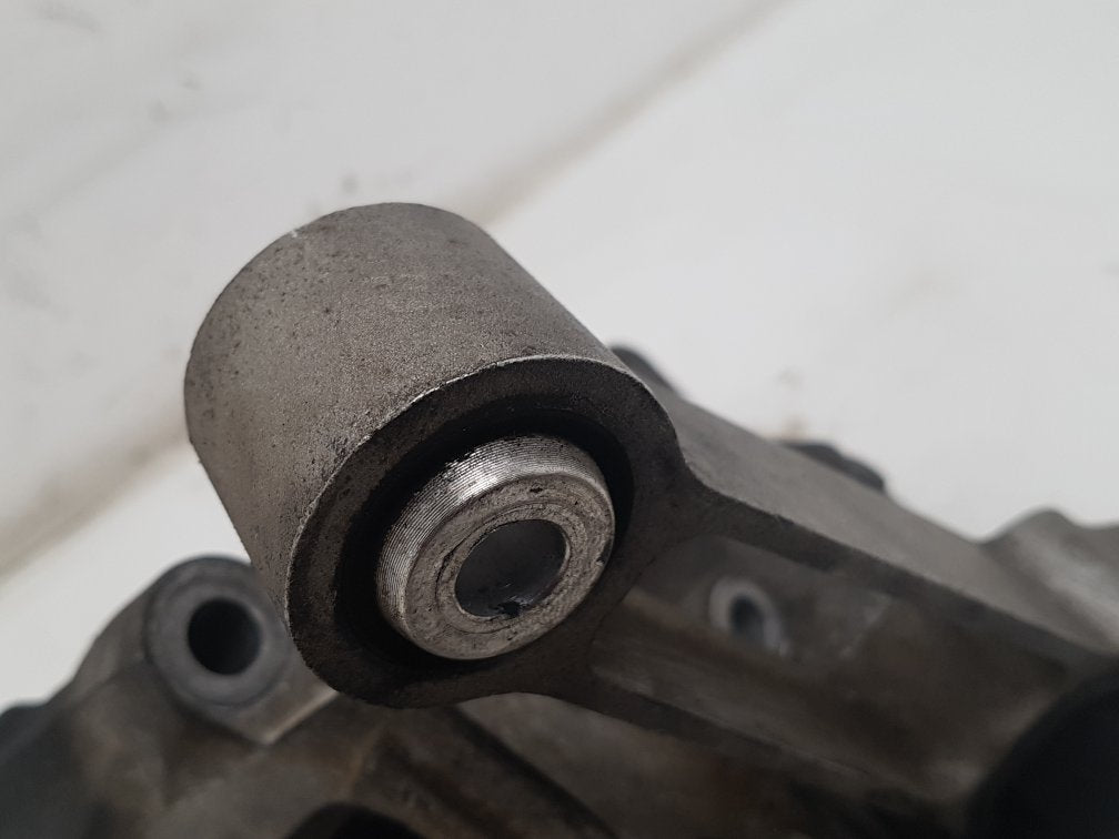 2010 - 2015 Volvo V70  Estate Right Engine Mount 30671245