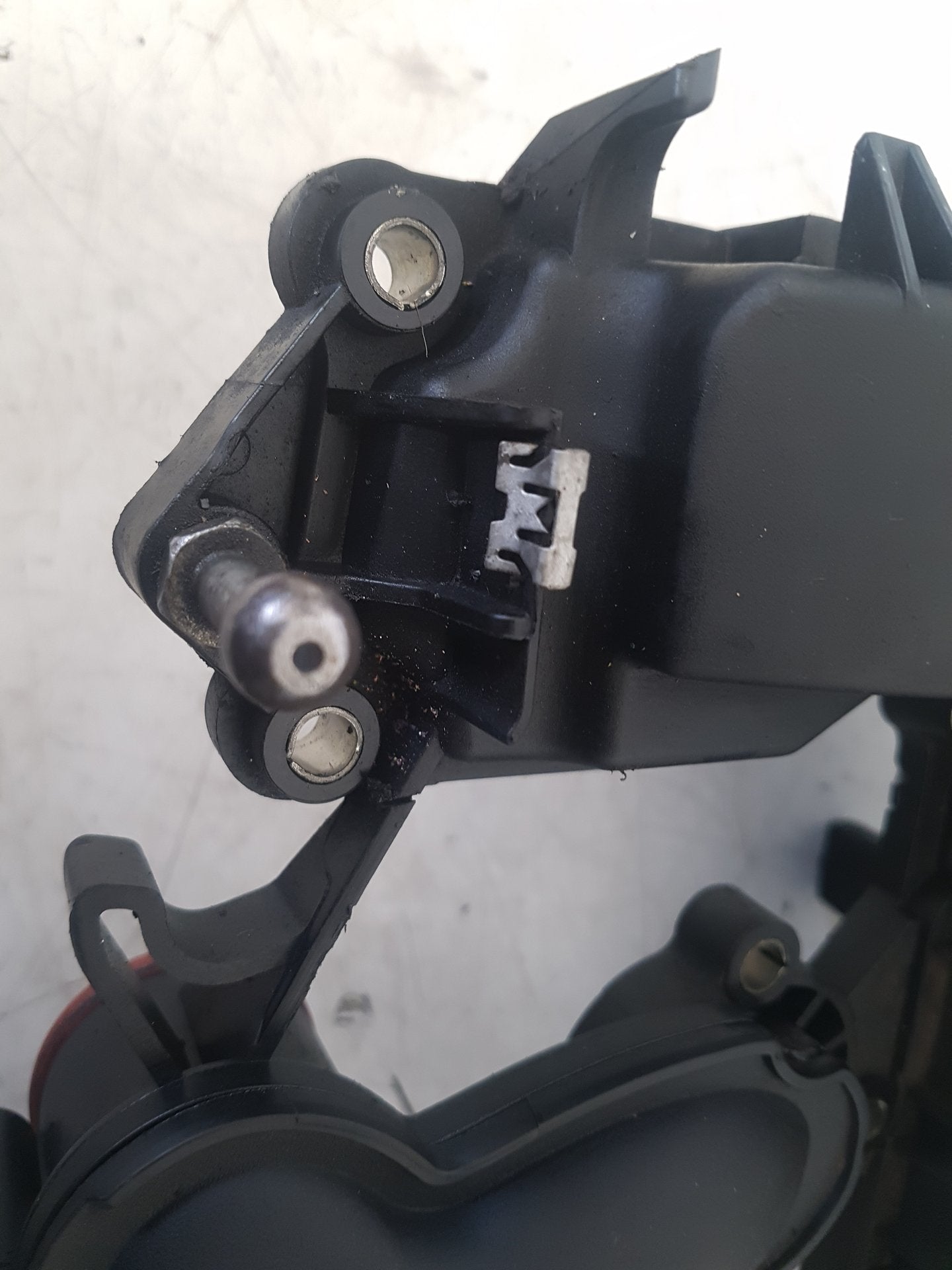 2008 - 2016 Volvo V70  Estate Intake Manifold 868892996