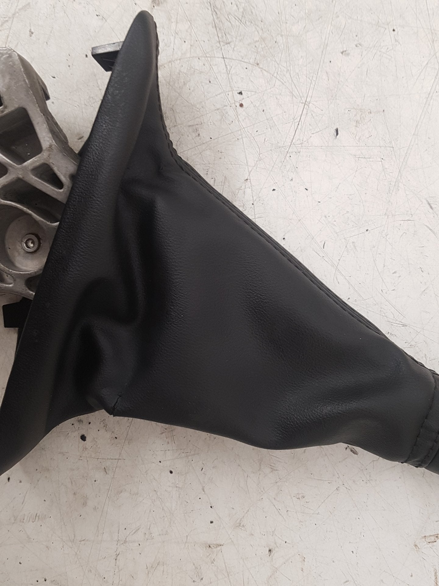2013 - 2016 Volvo V40 III 525 Hatchback Handbrake Assembly 11330161