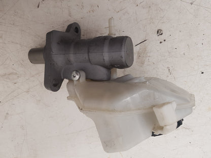 2011 - 2014 Volvo V60 I 155 Estate BRAKE FLUID RESERVOIR AND MASTER CYLINDER 36010082