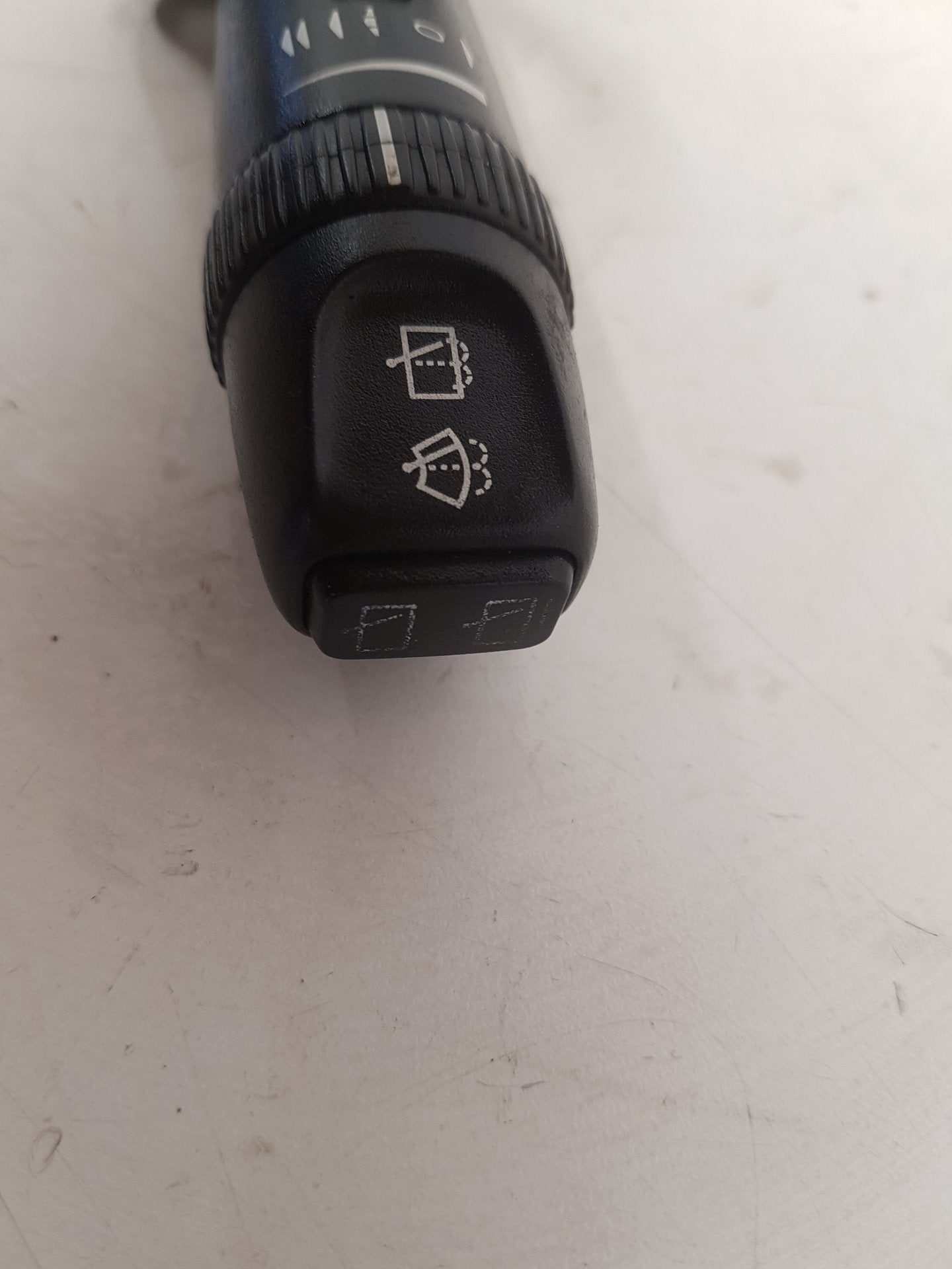 2000 - 2007 Volvo V70  Estate Wiper Switch 30768101