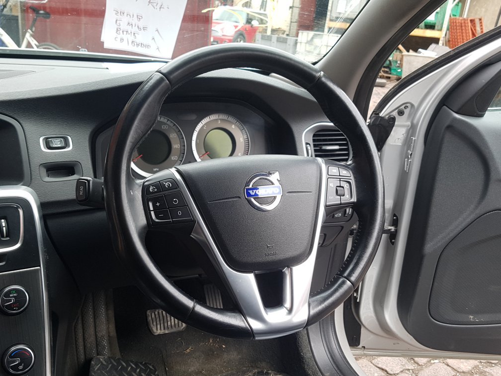 2010 - 2014 Volvo V60  Estate Steering Wheel 31390471