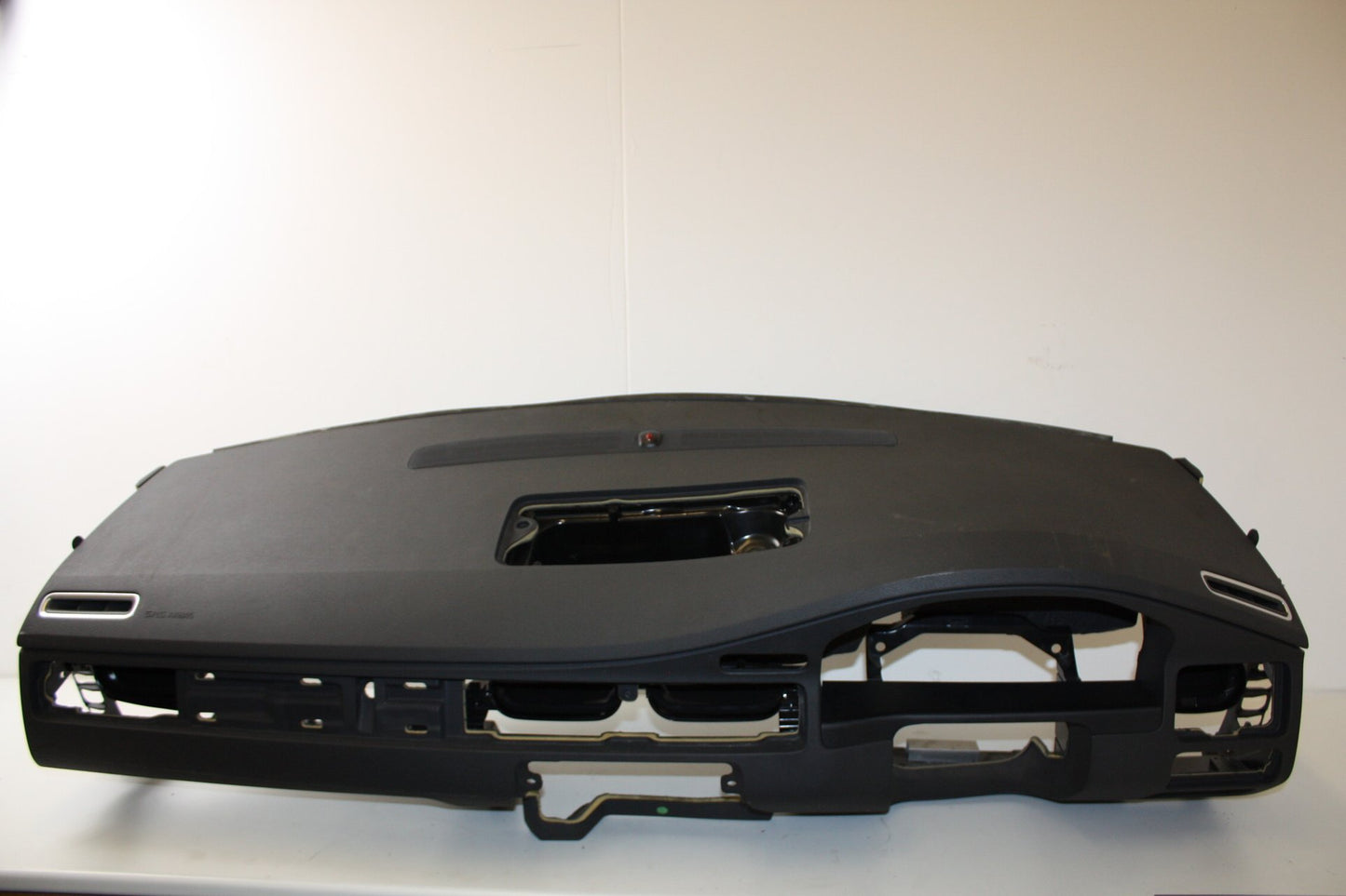 2006 - 2011 Volvo S80   Dash Assembly
