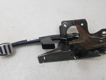 2004 - 2013 Volvo C30  Hatchback Brake Pedal 31381340