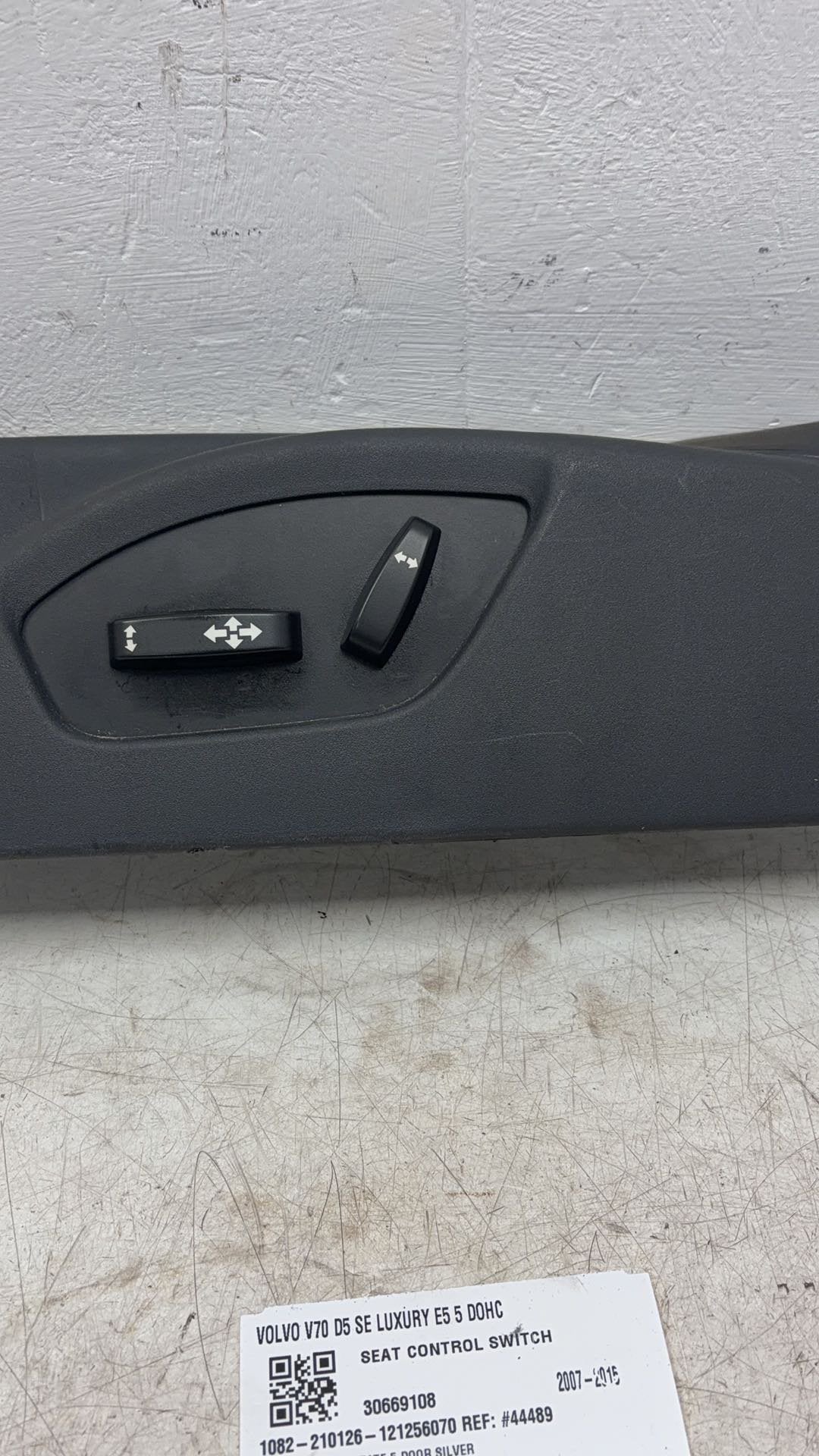 2008 - 2011 Volvo V70  Estate Seat Switch 30669108