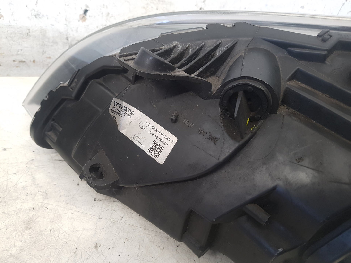 2012 - 2017 Volvo V40  Hatchback HEADLIGHT/HEADLAMP HALOGEN (DRIVER SIDE) 31420006