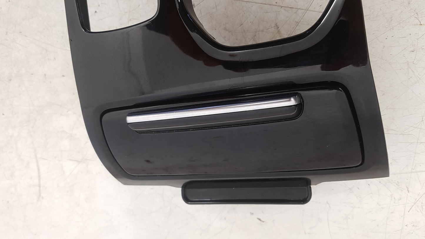 2017 - 2025 Volvo XC40 536 SUV Shifter Surround