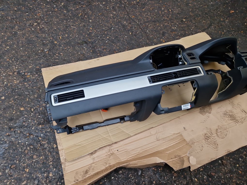 2010 - 2015 Volvo V70  Estate Dash Assembly