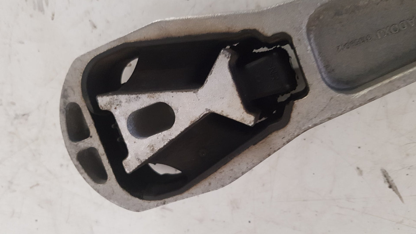2015 - 2019 Volvo V40 Cross Country  Hatchback Engine Mount 31359642