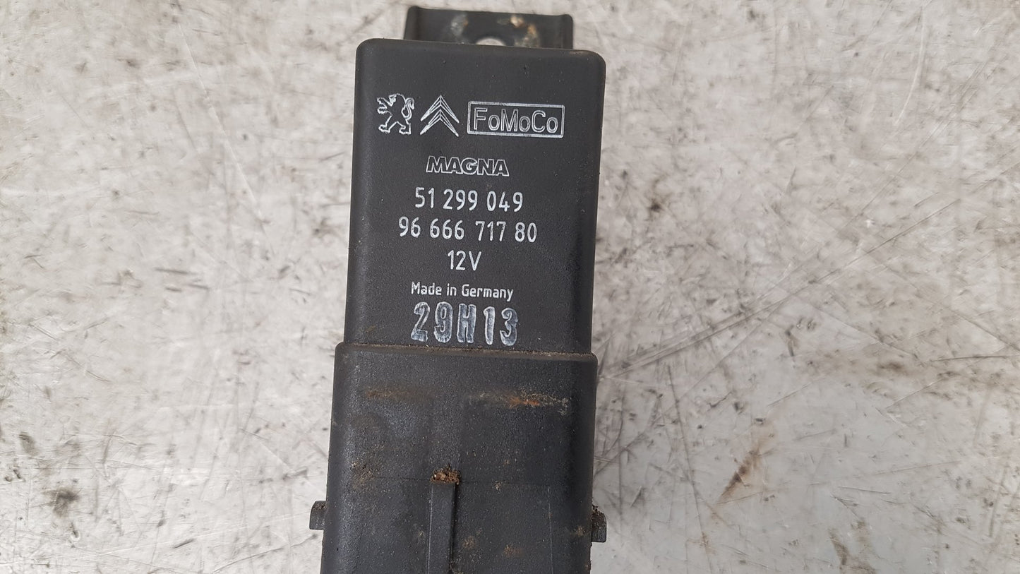 2012 - 2016 Volvo V40  Hatchback Glow Plug Relay 51299049