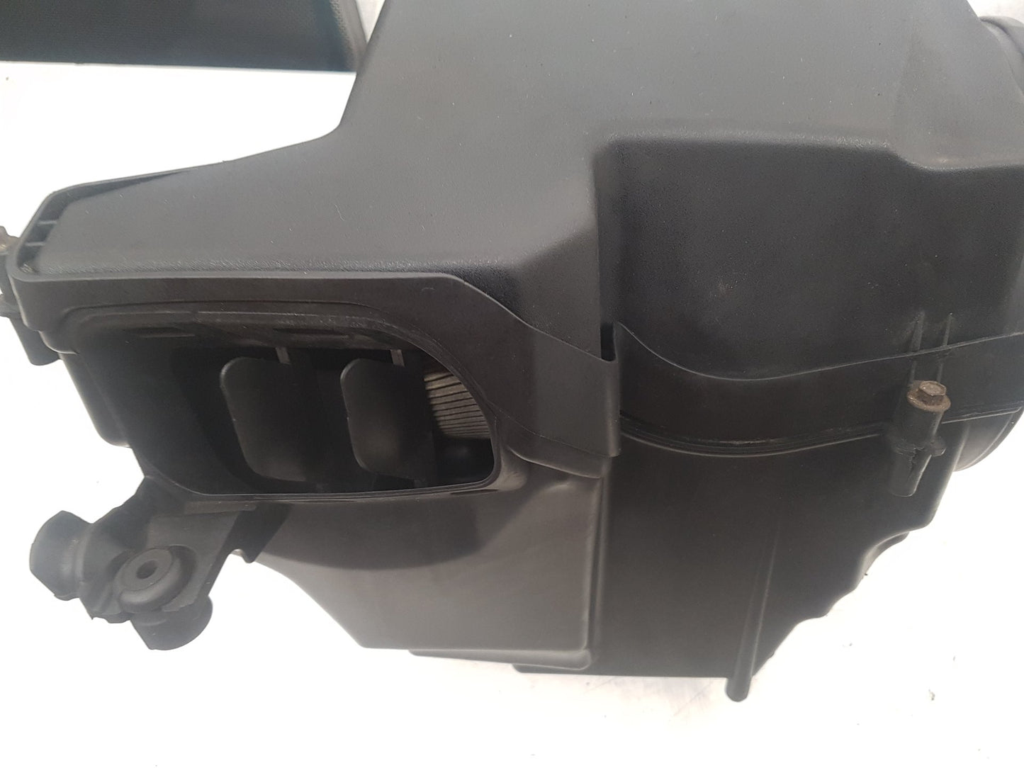 2006 - 2012 Volvo C30  Hatchback Air Filter Box 7689550204