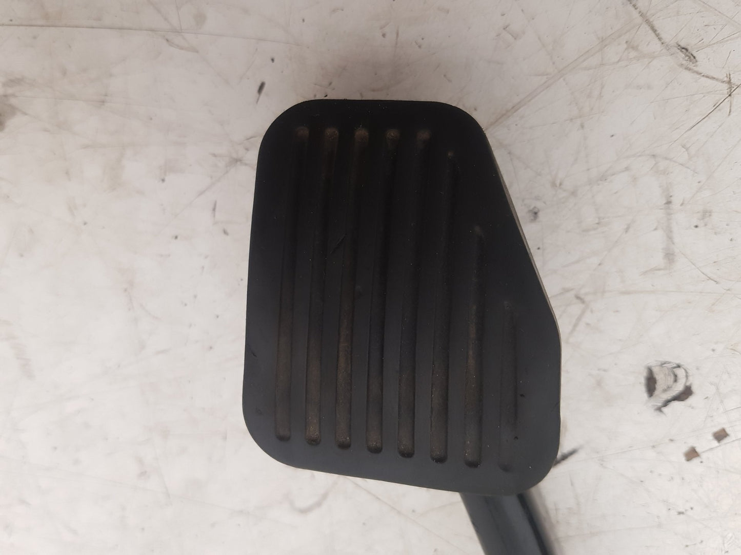 2013 - 2016 Volvo V40 III 525 Hatchback Clutch Pedal 31381272