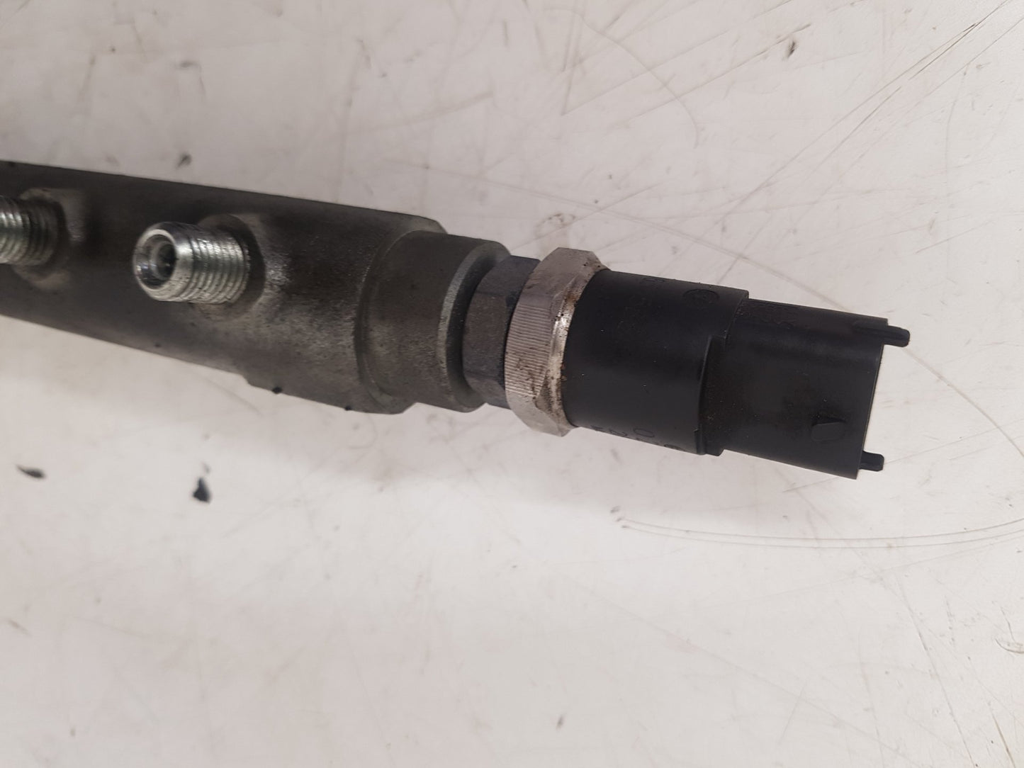 2001 - 2008 Volvo V70  Estate Injection Rail 8658252