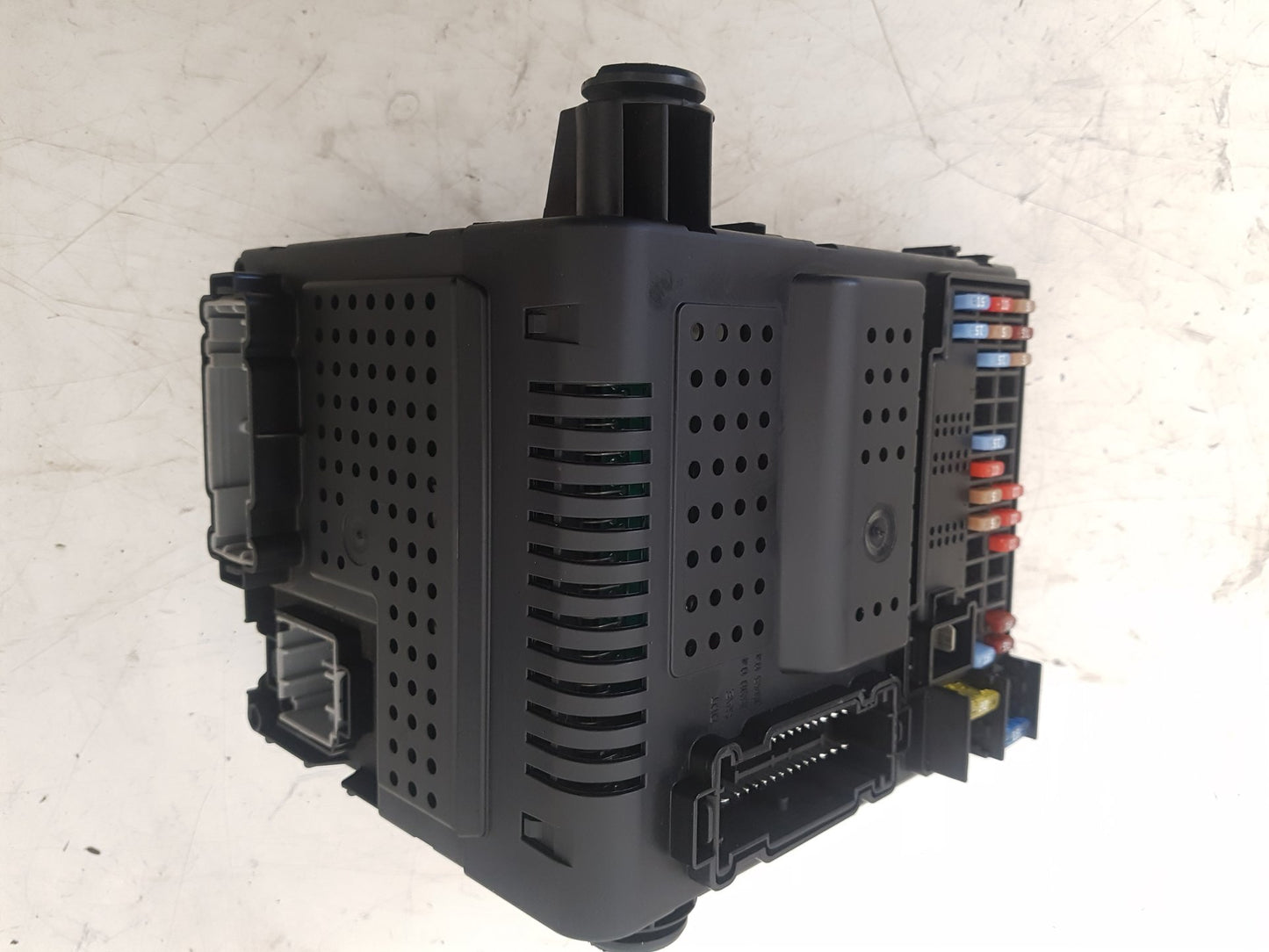 2007 Volvo V70  Estate CEM (CENTRAL ELECTRONIC MODULE) 30786889