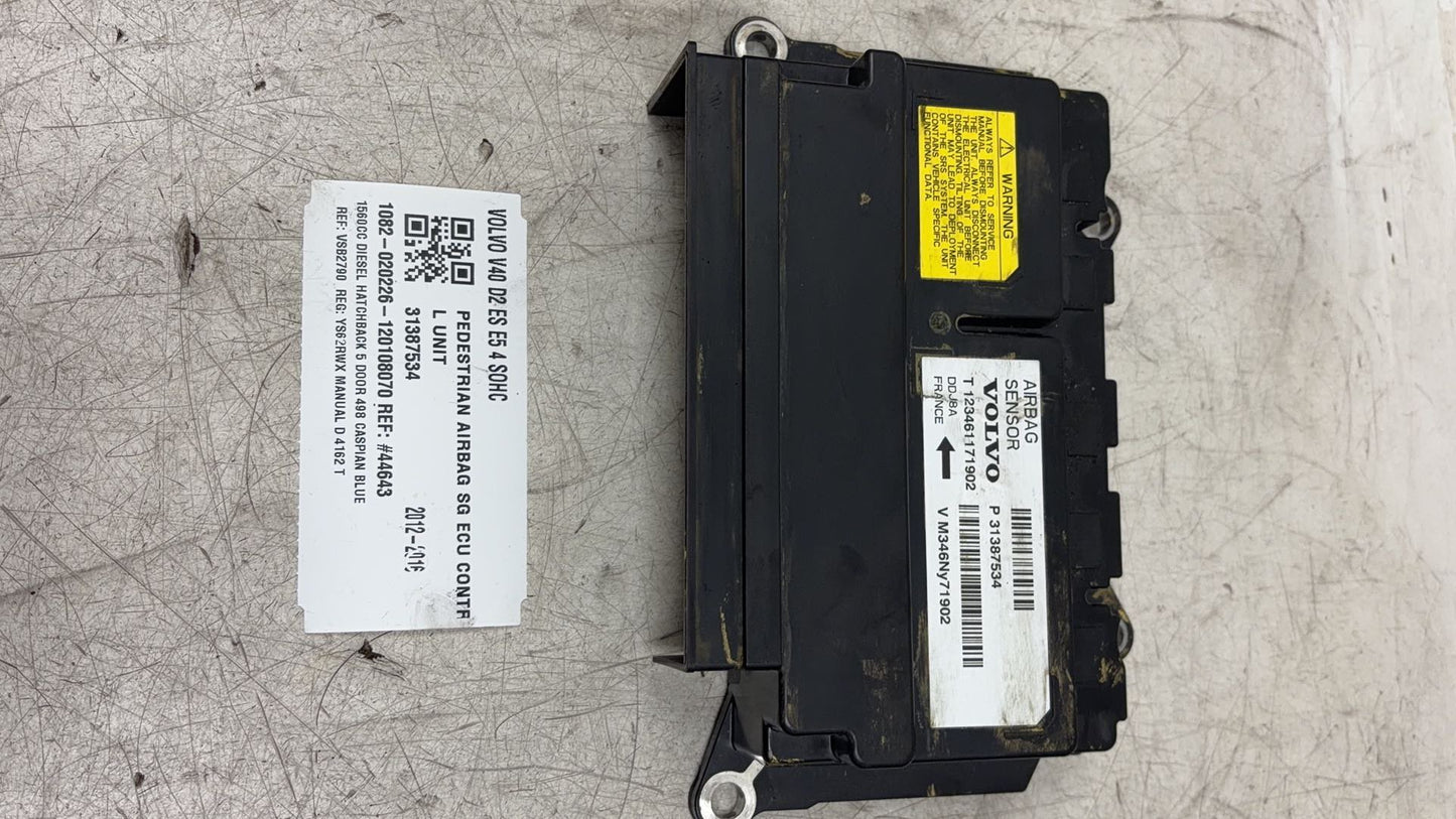 2013 - 2016 Volvo V40 III 525 Hatchback Airbag Module 31387534
