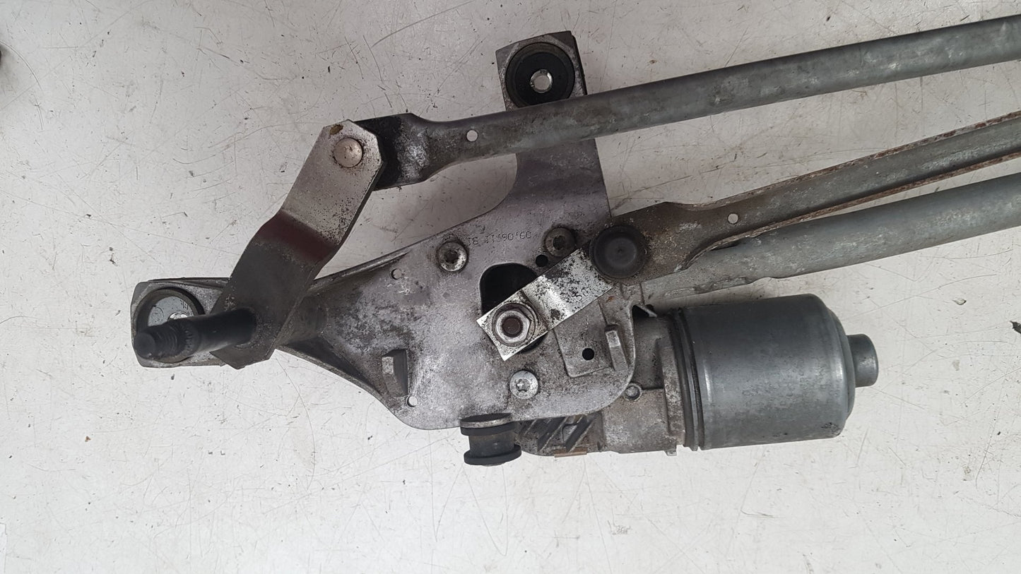 2010 - 2014 Volvo XC60  Estate WIPER MOTOR (FRONT) & LINKAGE 31333455