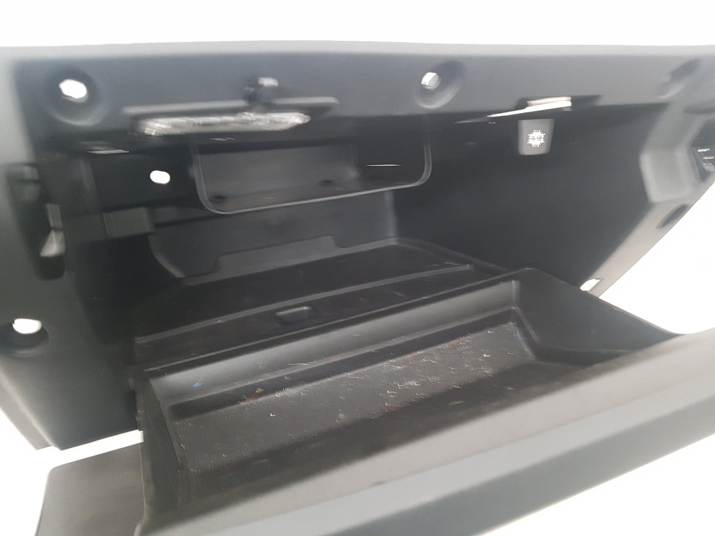 2012 - 2015 Volvo V40  Hatchback Glove Box 31393634