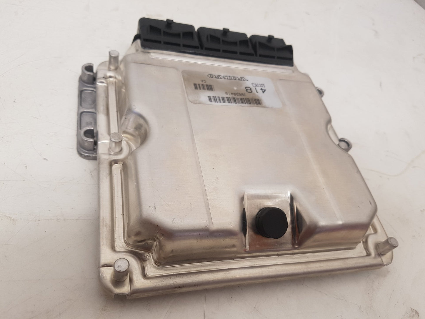 2001 - 2004 Volvo S40  Saloon Engine ECU 30630418