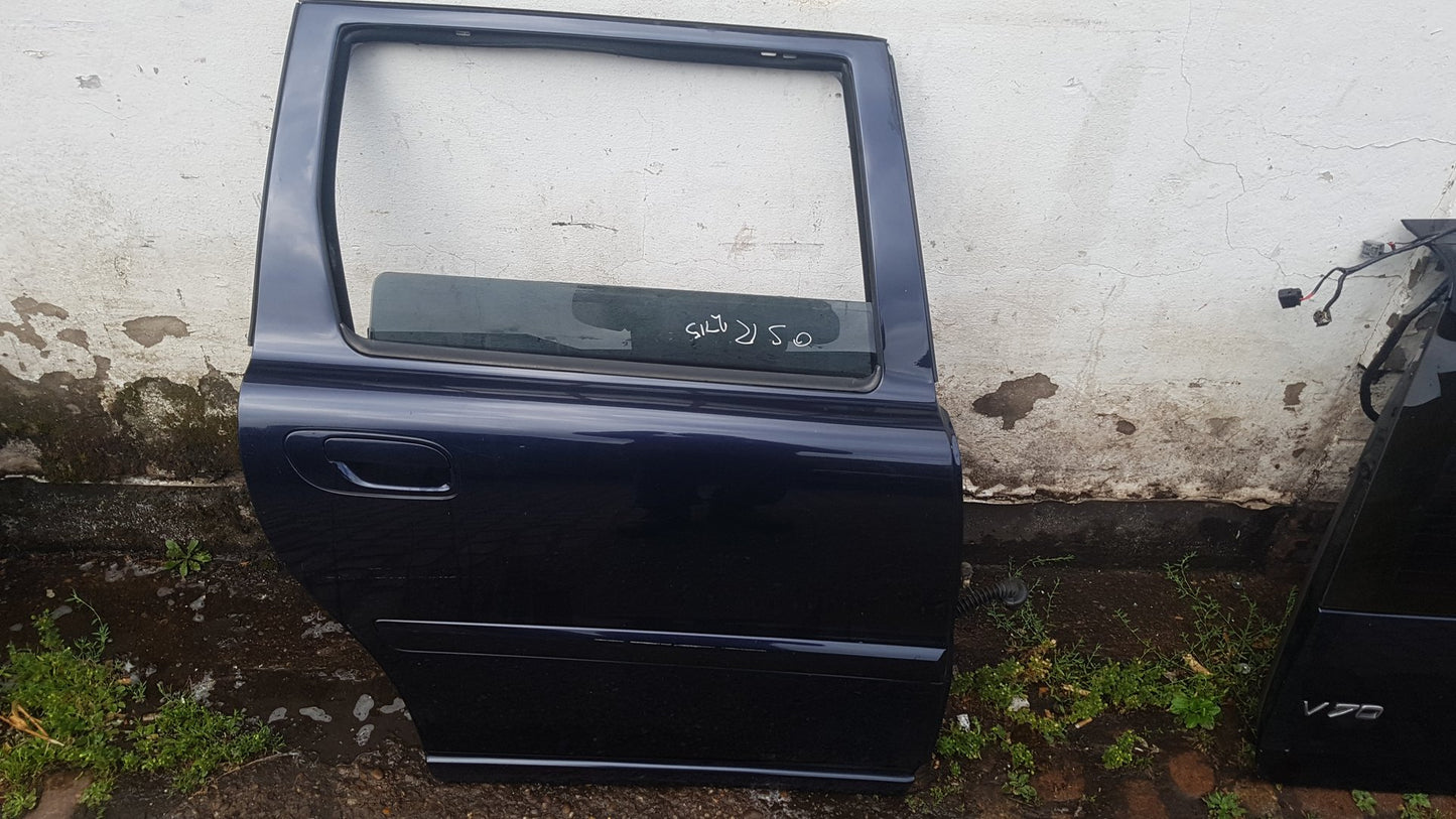 2001 - 2008 Volvo V70  Estate DOOR - COMPLETE (DRIVER SIDE REAR) 30649494