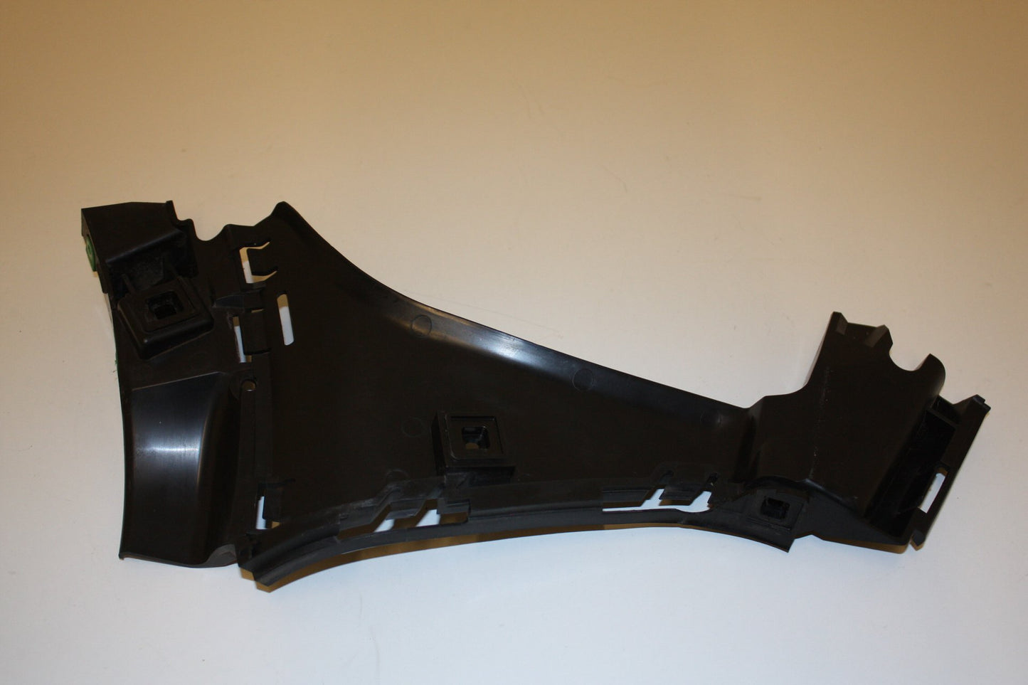 2010 - 2012 Volvo C30   BUMPER BRACKET UPPER (PASSENGER SIDE REAR) 31265678