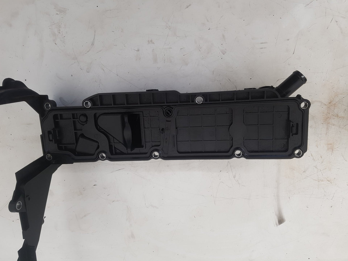 2014 Volvo V40  Hatchback ROCKER VALVE COVER 9689112980