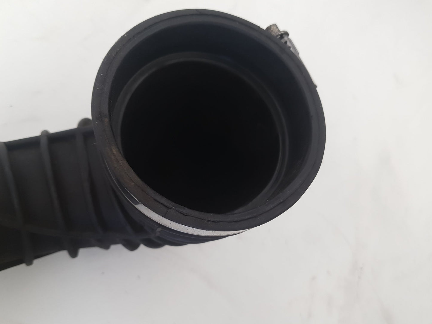 2001 - 2008 Volvo V70  Estate INTERCOOLER HOSE 8634143
