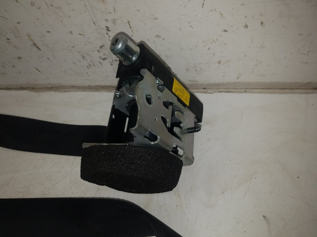 2010 - 2015 Volvo S60   SEAT BELT - MIDDLE REAR 39813791