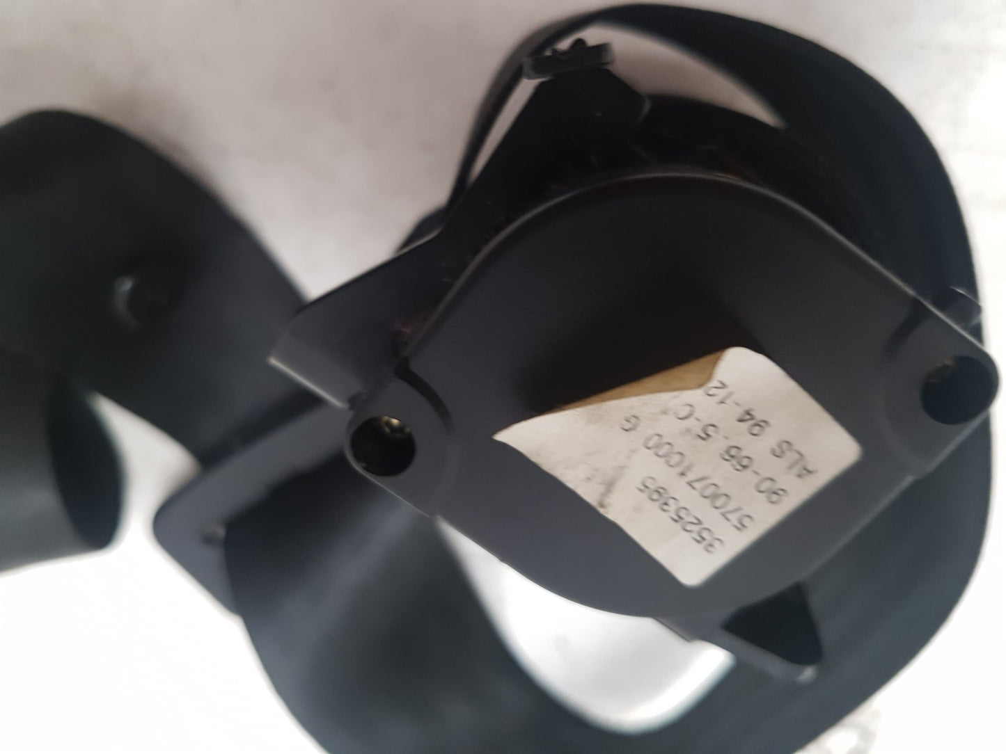 1992 - 1997 Volvo 850  Estate SEAT BELT - CENTRE REAR 3525394