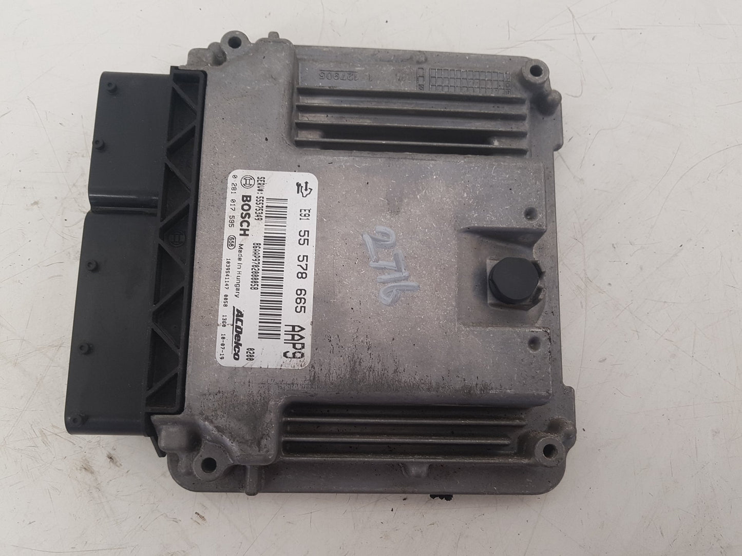 2010 - 2012 Saab 9-5  Saloon Engine ECU 55578665