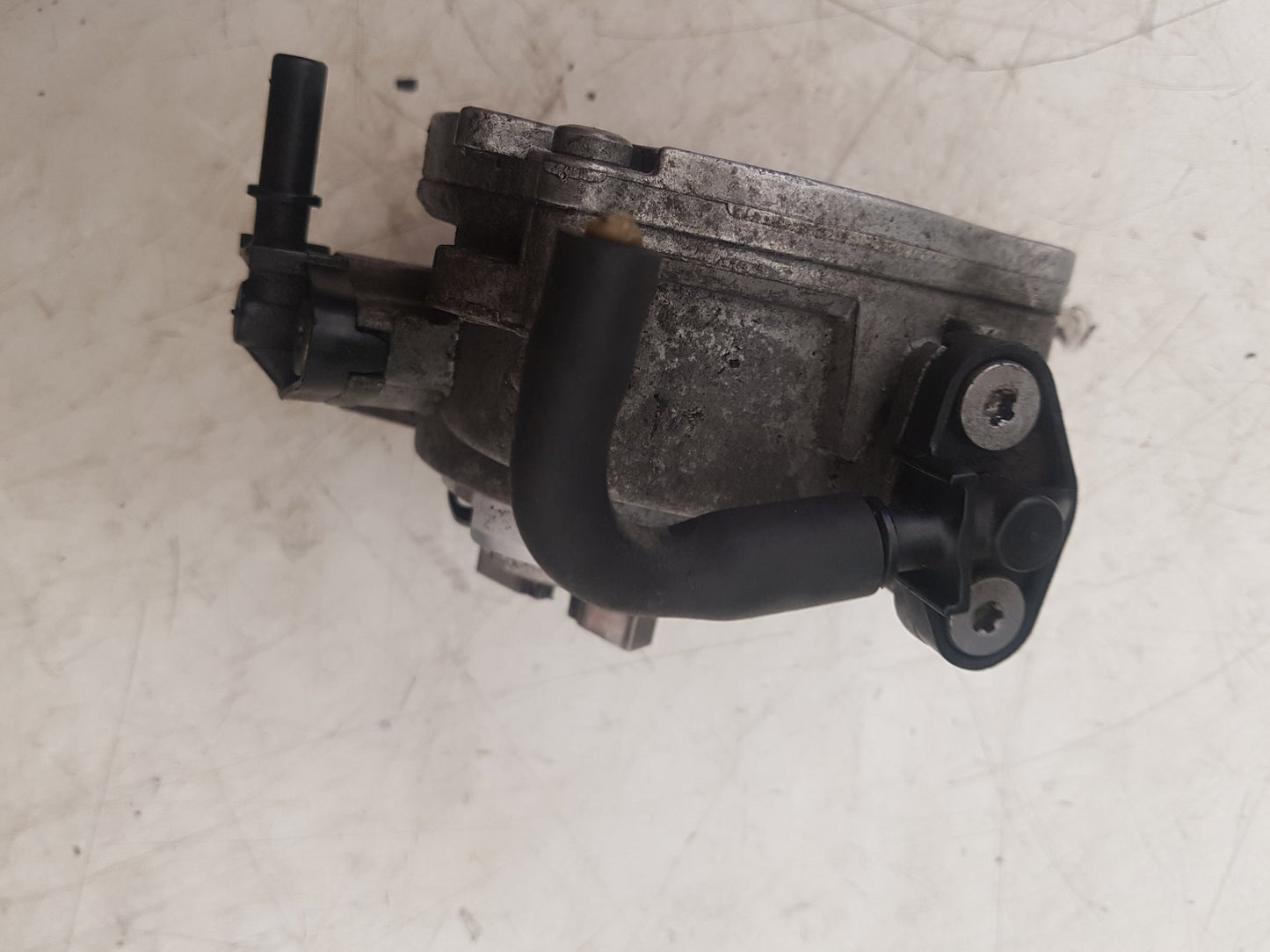 2013 - 2016 Volvo V40 III 525 Hatchback Brake Vacuum Pump 9804021980
