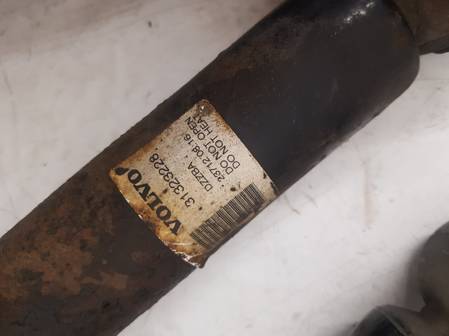 2012 Volvo S60  Saloon REAR SHOCK ABSORBER (PAIR) 31323226