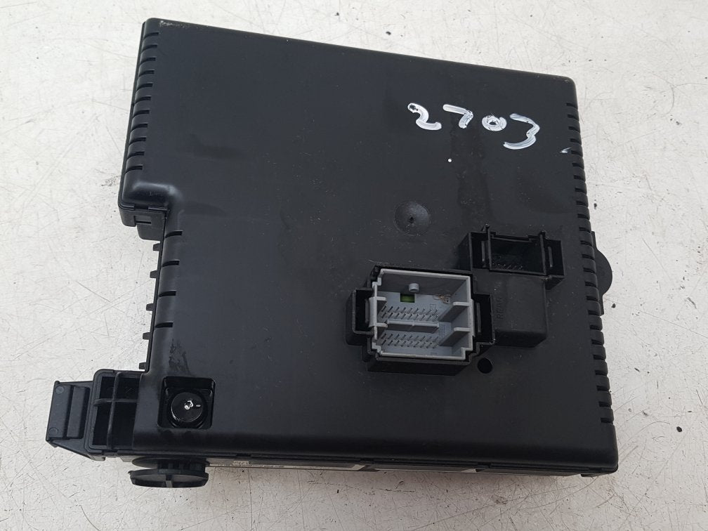 2002 - 2006 Volvo XC90  Estate FUSE BOX (BODY ECU)(REAR ELECTRONIC MODULE) 30728273